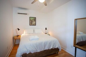 1 chambre, fer et planche à repasser, lit de bébé portatif, Wi-Fi