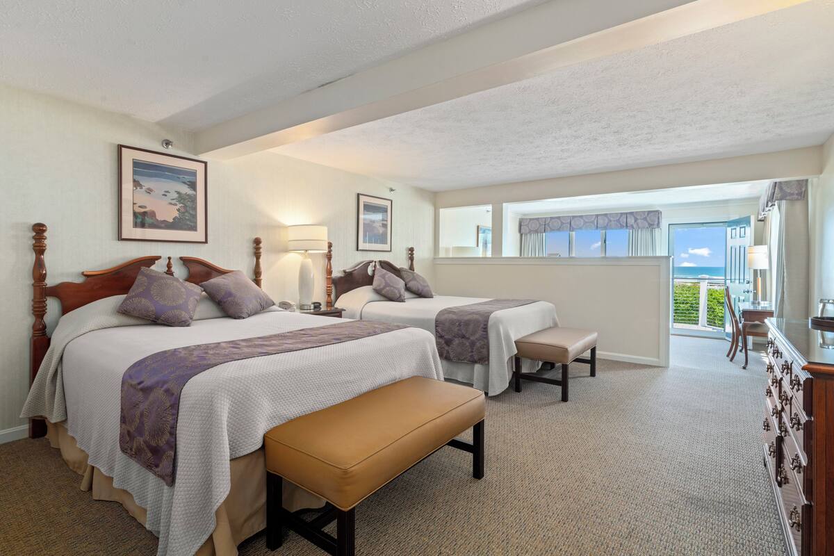 Barbara Dean 1st Floor 2 Queen Beds | WiFi (free), bed sheets