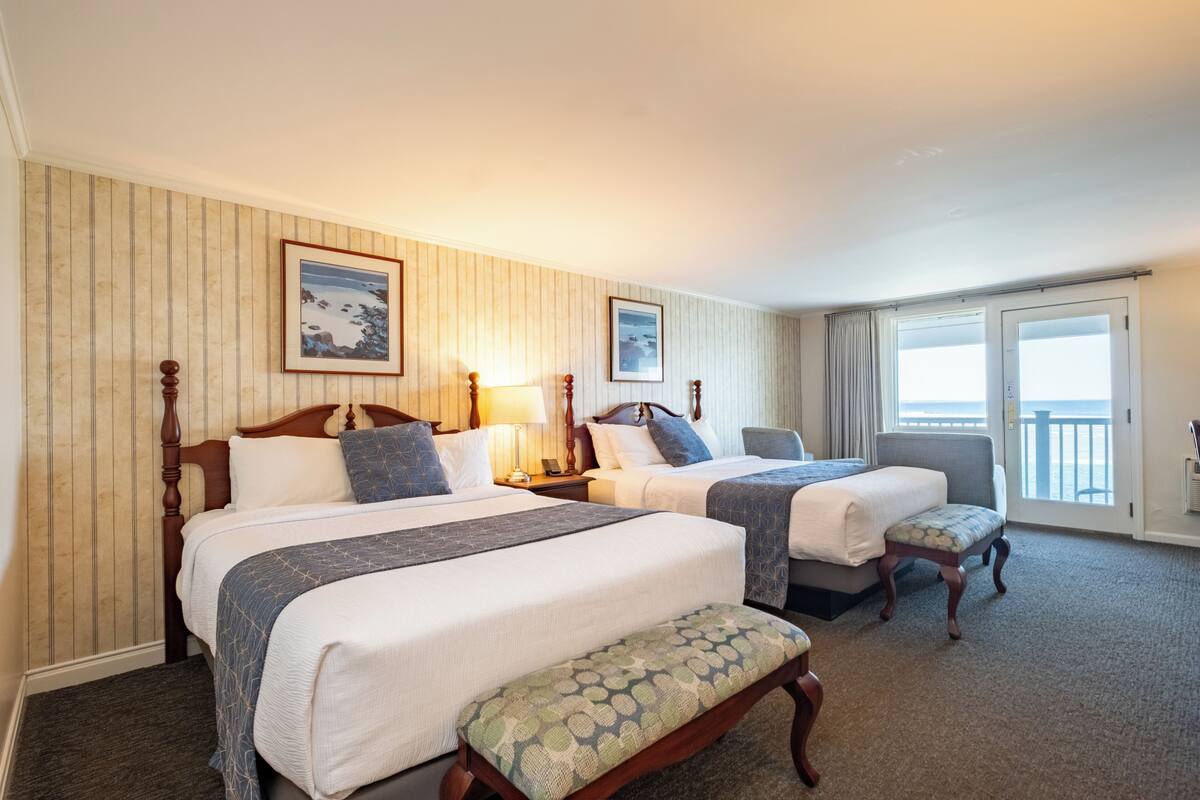 Oceanfront 1st Floor 2 Queen Beds - Accessible | WiFi (free), bed sheets