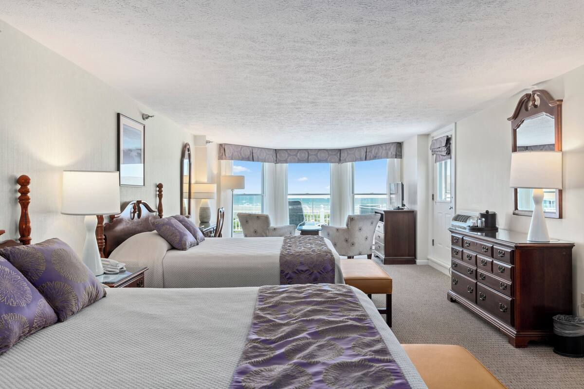 Barbara Dean 2nd Floor 2 Queen Beds | WiFi (free), bed sheets