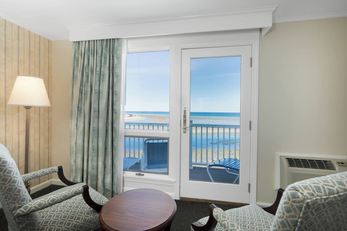 Oceanfront 2nd Floor 2 Double Beds | WiFi (free), bed sheets