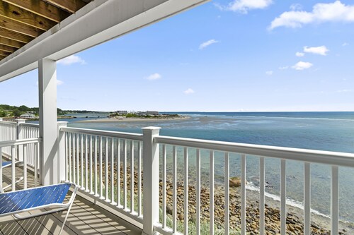 The Sparhawk Oceanfront Resort