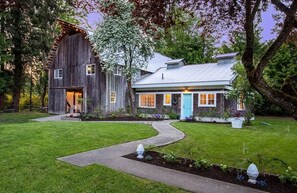 Exterior - The Retreat at August Ciderhouse- Farmstay 5 minutes from Edmonds-Seattle ferry (Kingston)