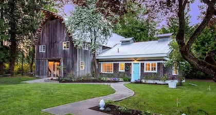 The Retreat at August Ciderhouse- Farmstay 5 minutes from Edmonds-Seattle ferry