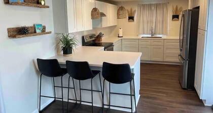 Centrally Located - Newly Built - Walk To The Beach!