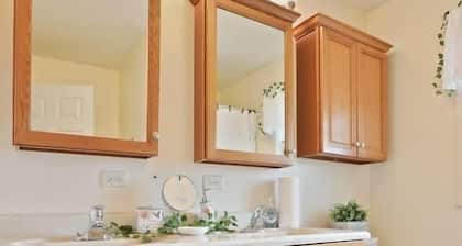 Lovely, Country Apartment, Just Minutes From Town.