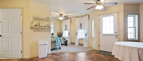 1 bedroom, iron/ironing board, travel cot, WiFi