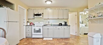 Lovely, Country Apartment, Just Minutes From Town