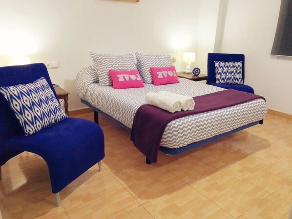2 chambres, bureau, Wi-Fi, draps fournis