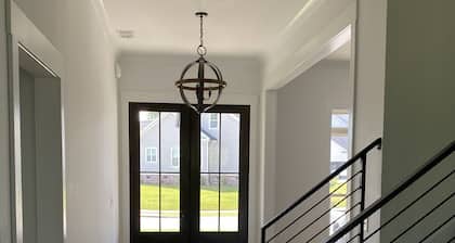 BEAUTIFUL 3 story home in Bartram Trail Neighborhood