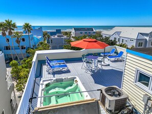 Signature Duplex, 3 Bedrooms, Hot Tub | Terrace/patio