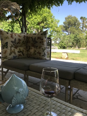 Terrace/patio - Trulli and Lamia in Apulia, private pool 7 beds BBQ, wood-burning oven, parking lot (Martina Franca)