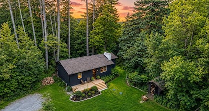 Private Riverfront Catskills Retreat w/ Hot Tub