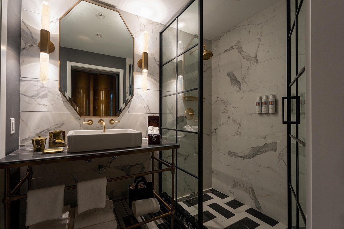 Bathroom shower