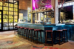 2 bars/lounges, rooftop bar