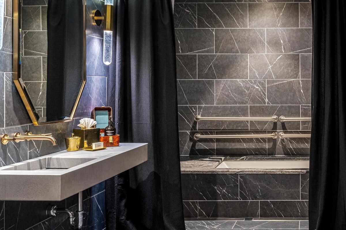 Bathroom shower