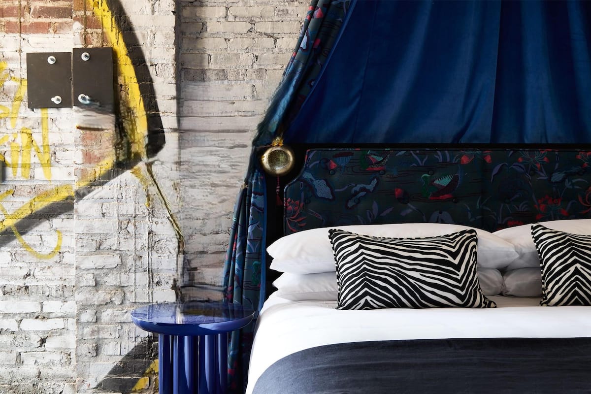 Literie de qualité supérieure, surmatelas, minibar