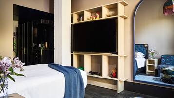 Ropa de cama de alta calidad, colchones con acolchado adicional, minibar