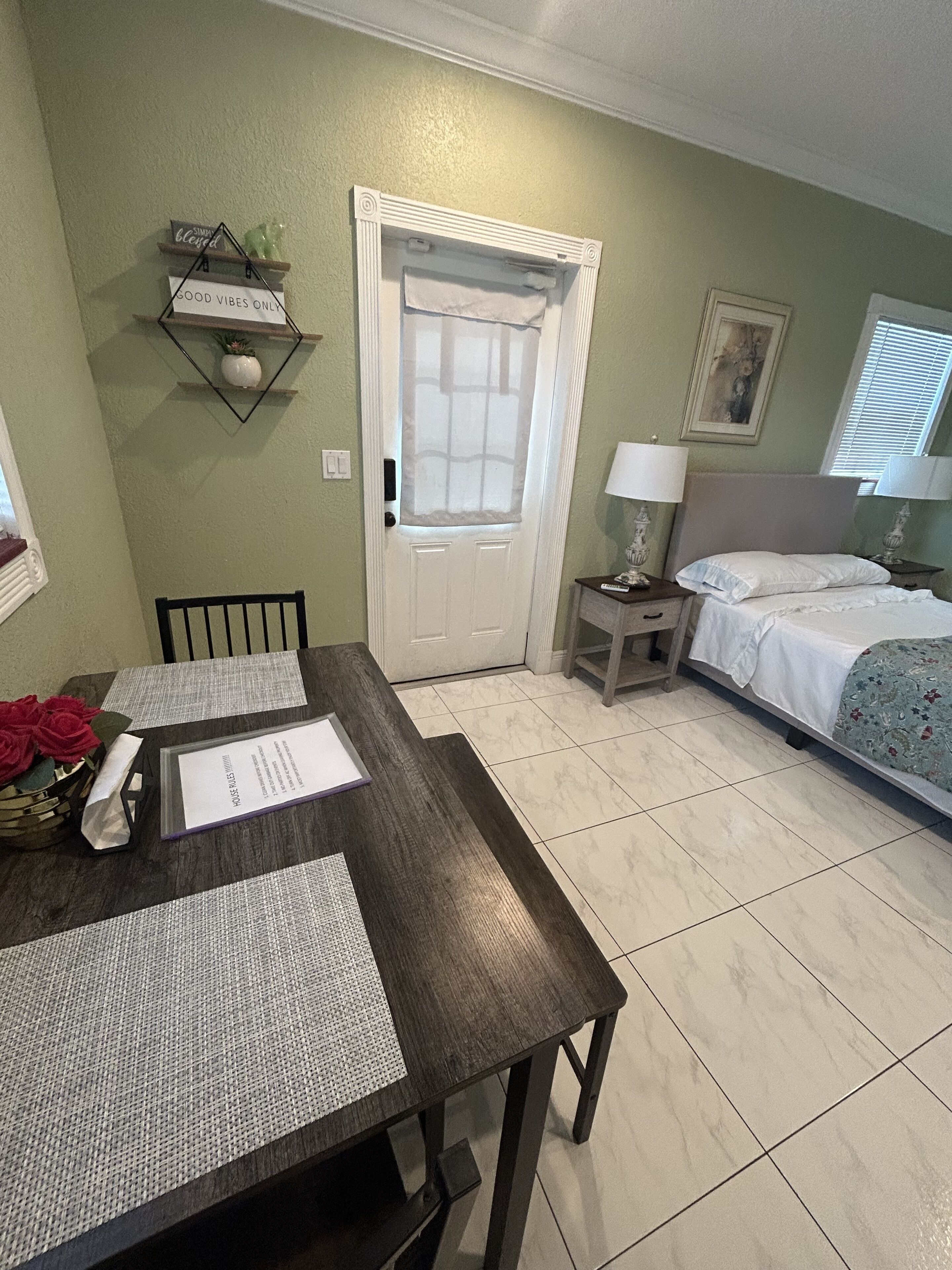 1 bedroom, WiFi, bed sheets