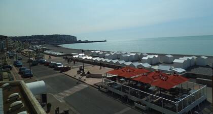 Appartement LE Large Face MER et Plage Avec Balcon