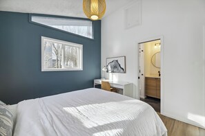 3 bedrooms, desk, free WiFi, bed sheets