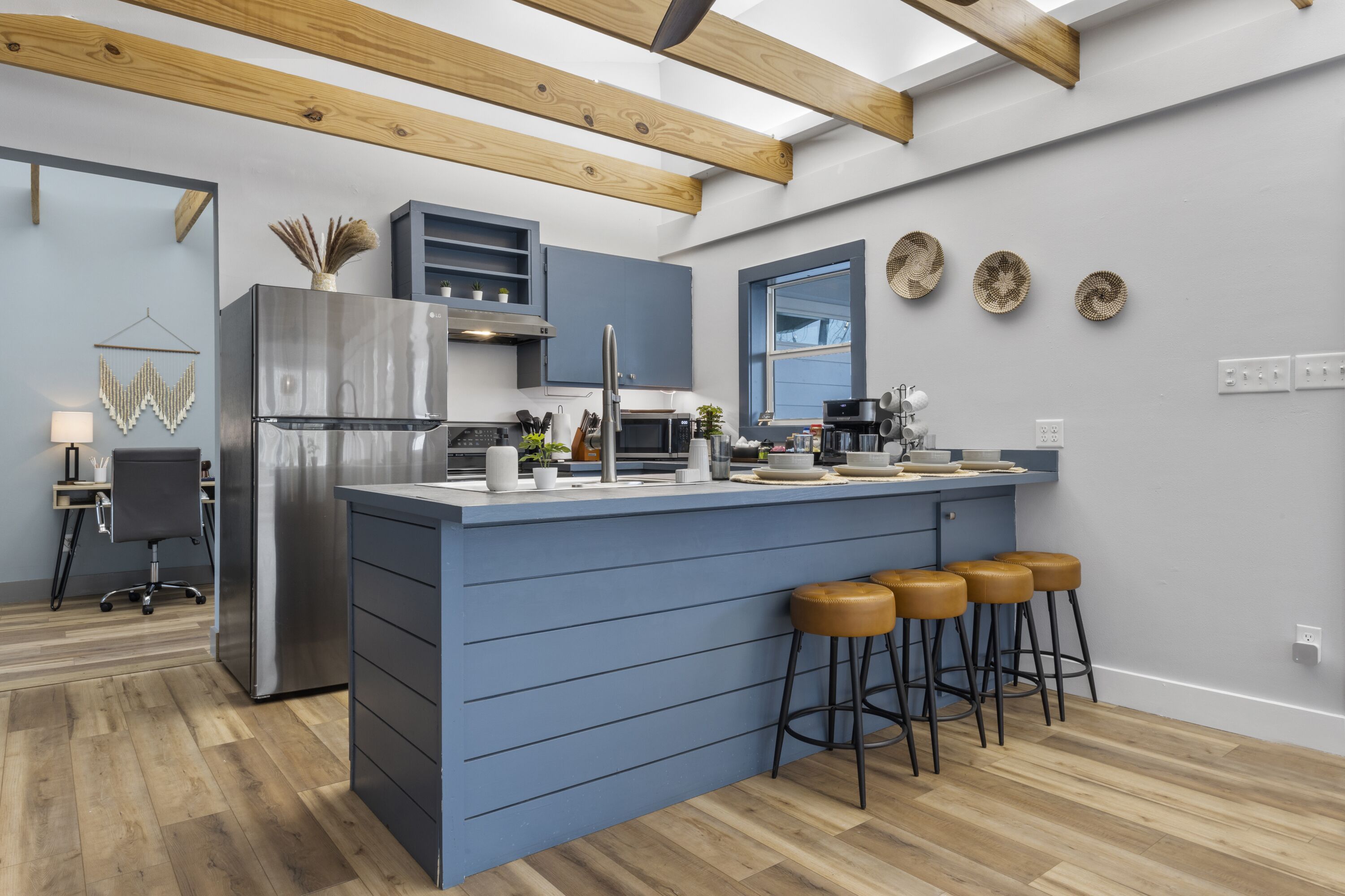 冰箱、微波炉、烤箱、炉灶