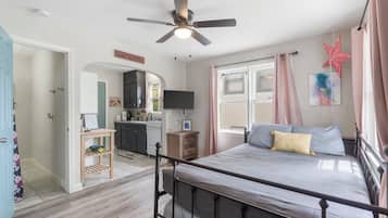 1 bedroom, in-room safe, iron/ironing board, free WiFi