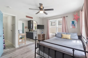 1 chambre, coffres-forts dans les chambres, fer et planche à repasser