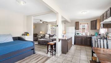 2 間睡房、房內夾萬、熨斗/熨衫板、免費 Wi-Fi