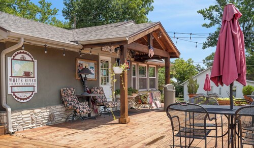 Cozy Lake view Home with firepit