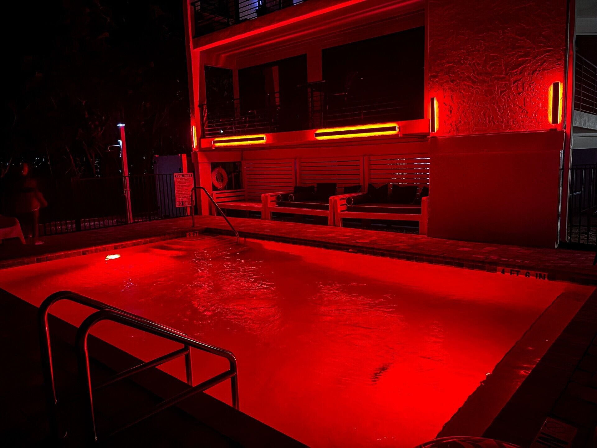 Outdoor pool, pool loungers
