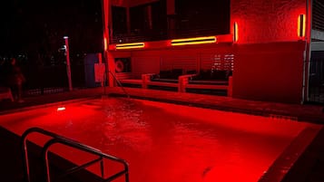 Outdoor pool, pool loungers