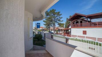 Apartment (One Bedroom Apartment with Balcony) | Exterior