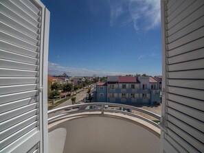 Studio (Studio Apartment with Balcony) | Balcony