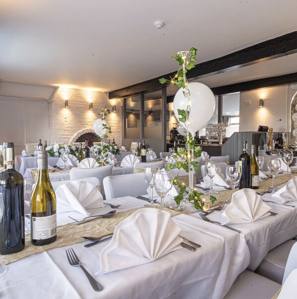 Indoor wedding - Moorcock Inn Littleborough (Littleborough)