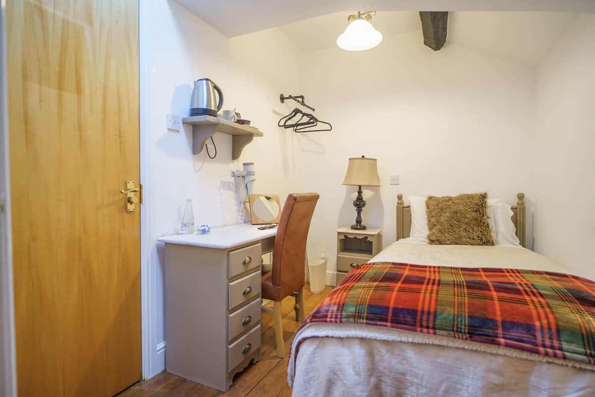 Single Room | Free WiFi