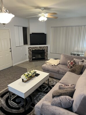 Fireplace - Beautiful Condo (Las Vegas)
