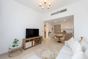 Smart-TV, fotballspill og bordtennis