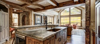 Golden Peak Luxury 4 BR Penthouse - Ski-in/out! by RedAwning - Save 20% on 7+ Nights!