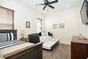 3 bedrooms, iron/ironing board, WiFi, bed sheets