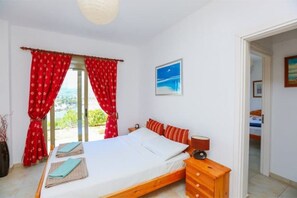 4 soverom, skrivebord, strykejern/-brett og wi-fi (inkludert)