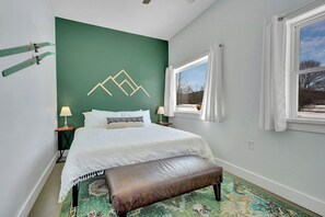 5 bedrooms, desk, iron/ironing board, free WiFi