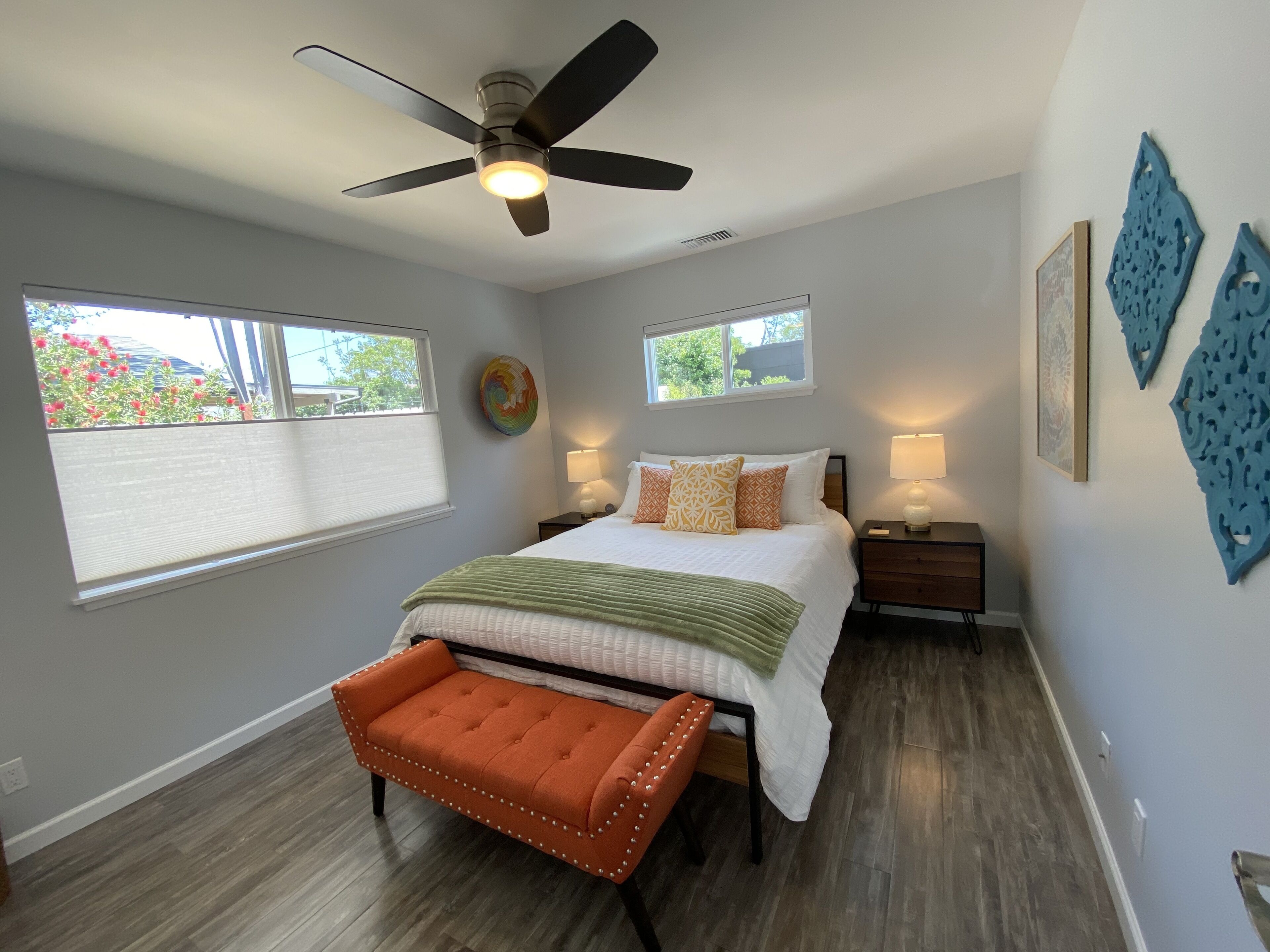 2 bedrooms, iron/ironing board, free WiFi, bed sheets