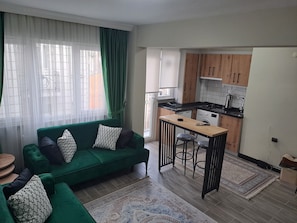 Comfort-Apartment | Eigene Küche | Mini-Kühlschrank, Herdplatte, Grillplatte, Kochgeschirr/Geschirr/Besteck