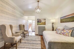 4 عدّة غرف نوم ومكتب وواي فاي وملاءات أسرّة