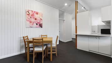 Standard Room, Non Smoking (1 Queen, 1 Full & 1 Twin Bed) | Free WiFi, bed sheets