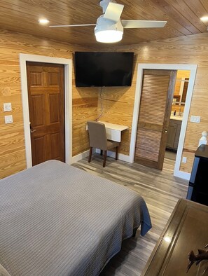 3 soverom, skrivebord, wi-fi (inkludert) og sengetøy