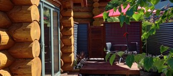 Log Cabin - Cosy and comfortable.