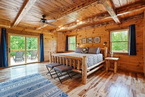 8 camere, una scrivania, ferro/asse da stiro, culla da viaggio