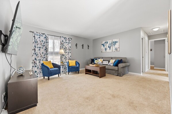 Smart TV, futbolito y oficina 